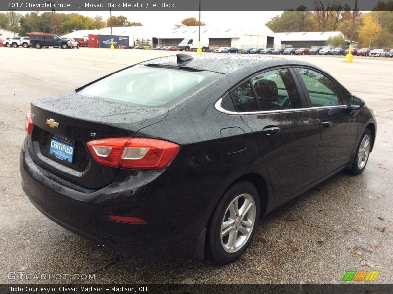 Mosaic Black Metallic / Jet Black 2017 Chevrolet Cruze LT