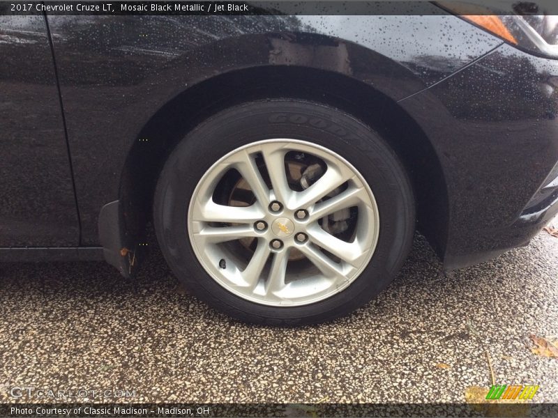 Mosaic Black Metallic / Jet Black 2017 Chevrolet Cruze LT