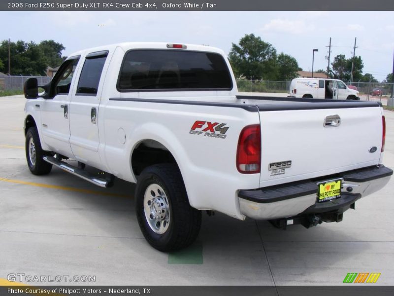 Oxford White / Tan 2006 Ford F250 Super Duty XLT FX4 Crew Cab 4x4