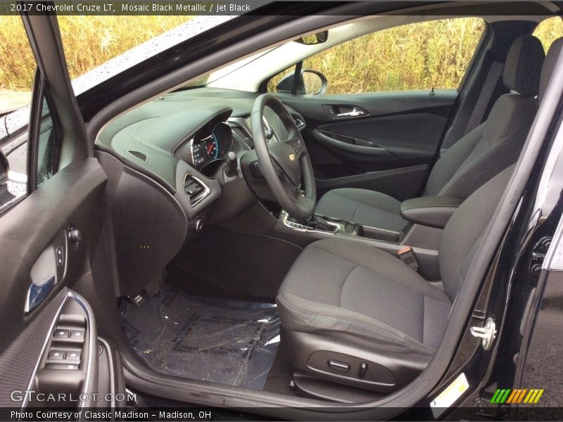 Mosaic Black Metallic / Jet Black 2017 Chevrolet Cruze LT