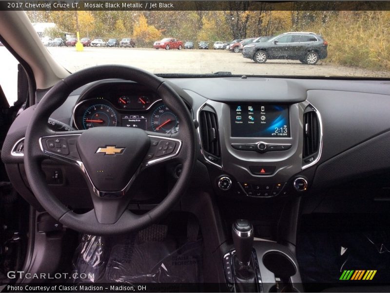 Mosaic Black Metallic / Jet Black 2017 Chevrolet Cruze LT