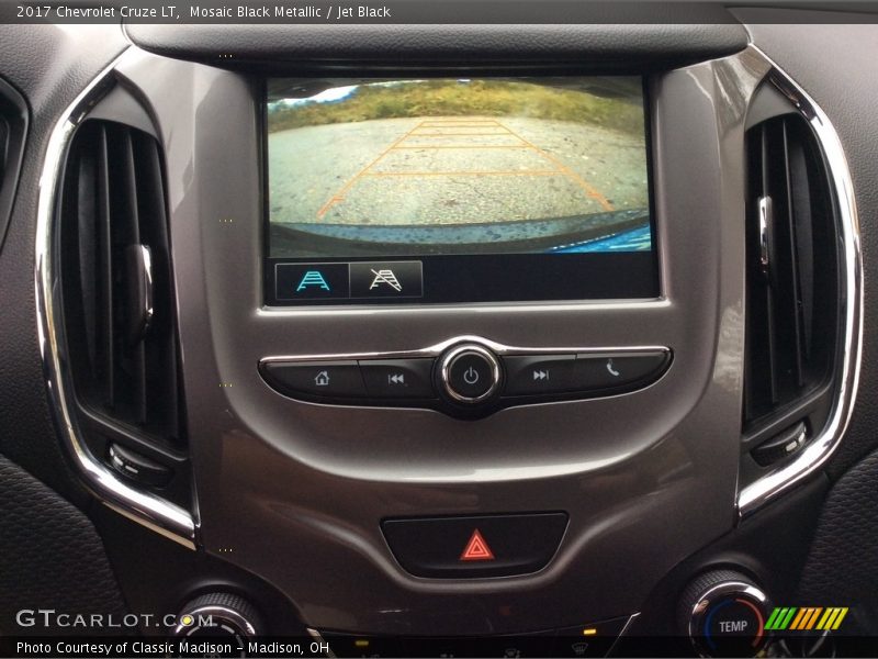 Mosaic Black Metallic / Jet Black 2017 Chevrolet Cruze LT