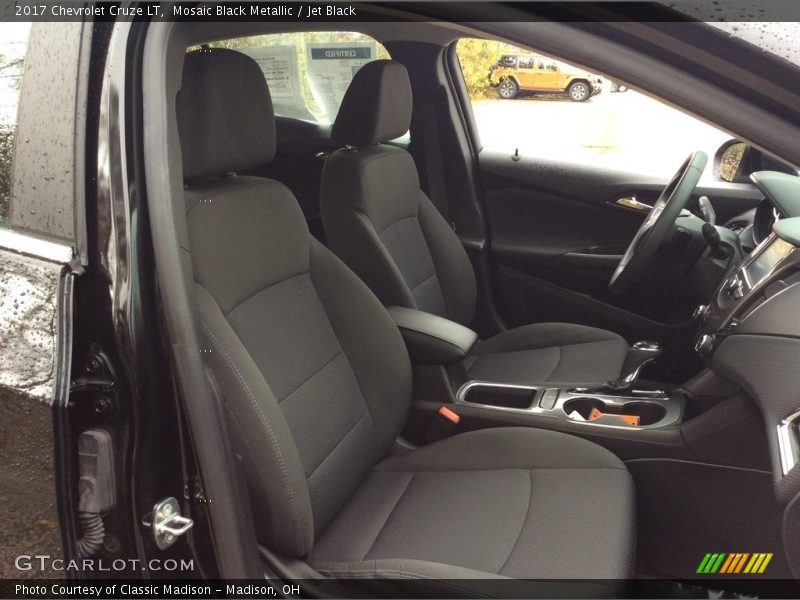 Mosaic Black Metallic / Jet Black 2017 Chevrolet Cruze LT