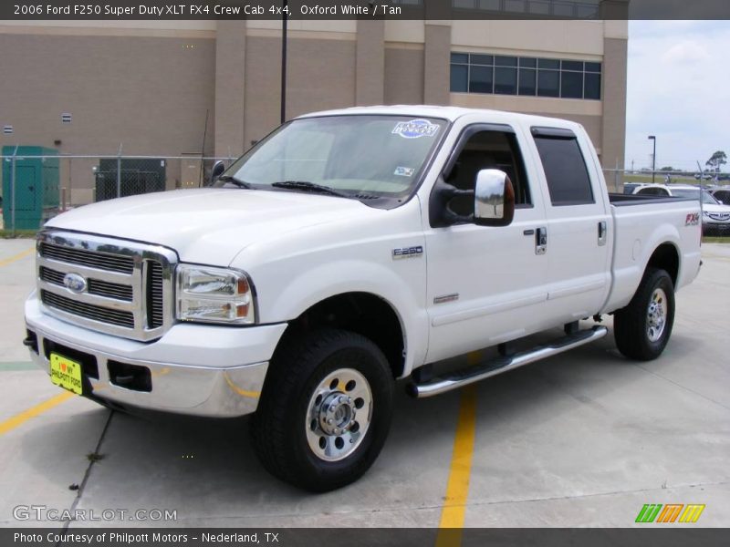 Oxford White / Tan 2006 Ford F250 Super Duty XLT FX4 Crew Cab 4x4