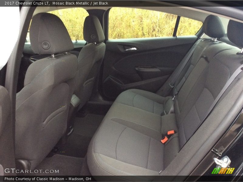 Mosaic Black Metallic / Jet Black 2017 Chevrolet Cruze LT