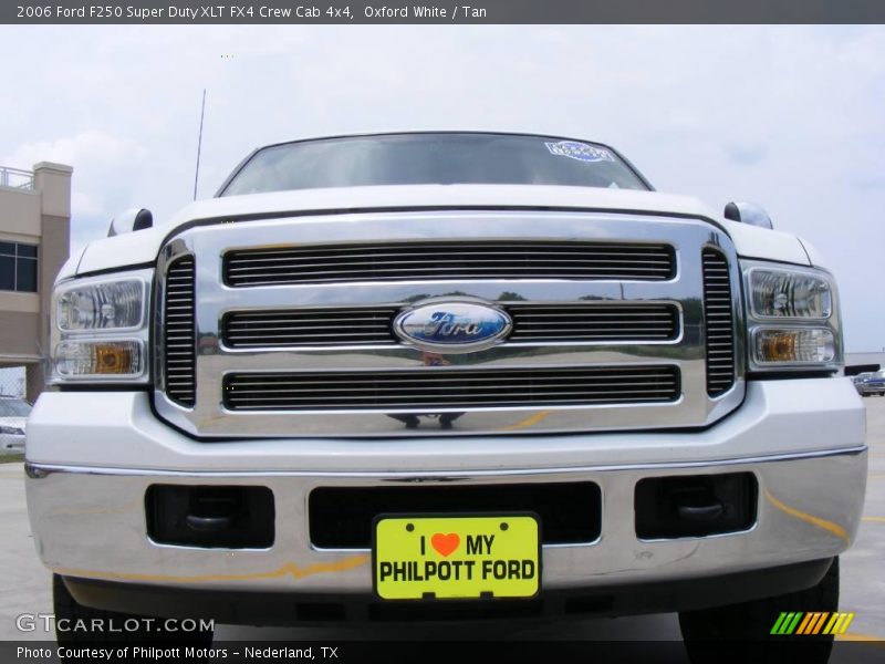 Oxford White / Tan 2006 Ford F250 Super Duty XLT FX4 Crew Cab 4x4