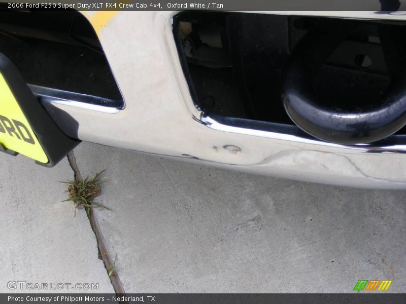 Oxford White / Tan 2006 Ford F250 Super Duty XLT FX4 Crew Cab 4x4