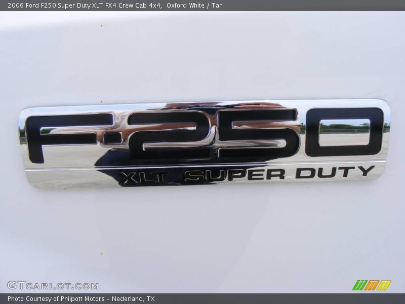 Oxford White / Tan 2006 Ford F250 Super Duty XLT FX4 Crew Cab 4x4
