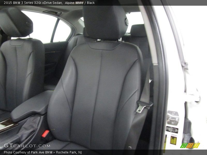 Alpine White / Black 2015 BMW 3 Series 320i xDrive Sedan