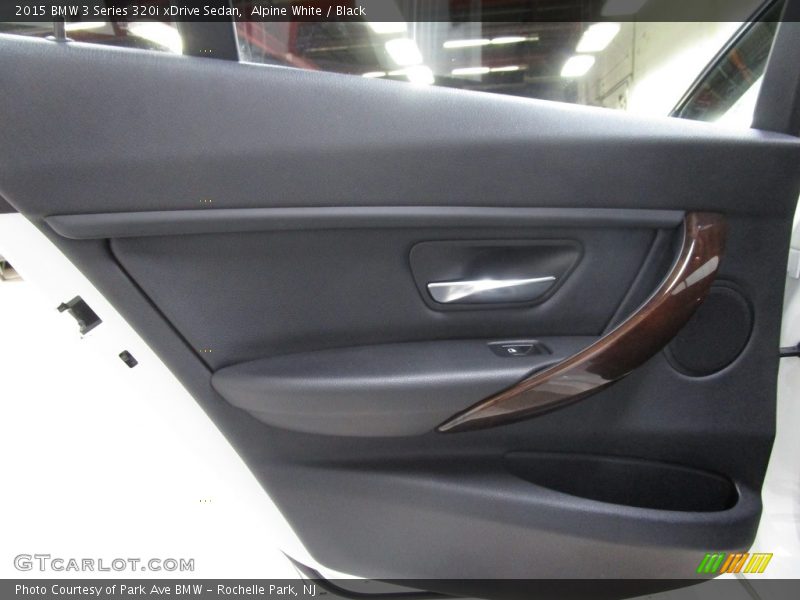 Alpine White / Black 2015 BMW 3 Series 320i xDrive Sedan