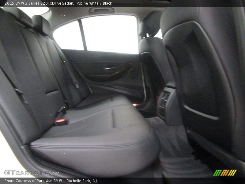 Alpine White / Black 2015 BMW 3 Series 320i xDrive Sedan