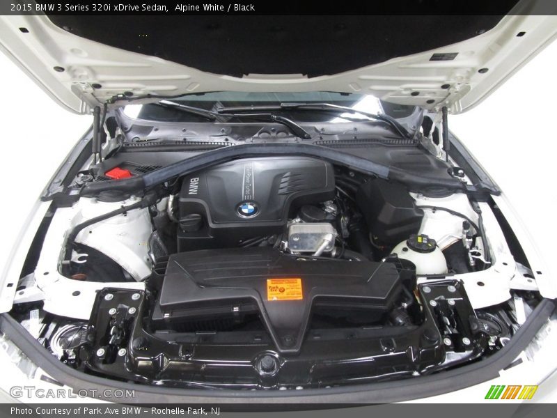 Alpine White / Black 2015 BMW 3 Series 320i xDrive Sedan