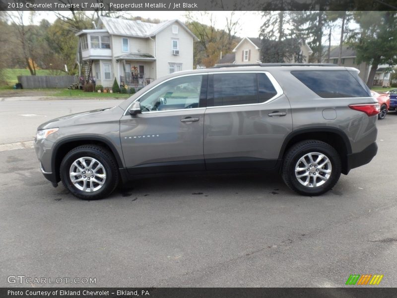 Pepperdust Metallic / Jet Black 2019 Chevrolet Traverse LT AWD