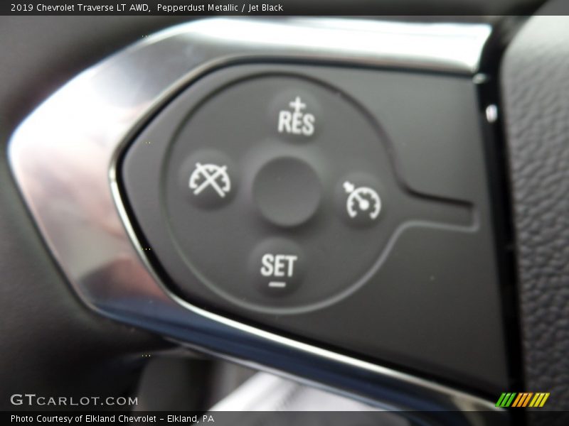 Pepperdust Metallic / Jet Black 2019 Chevrolet Traverse LT AWD
