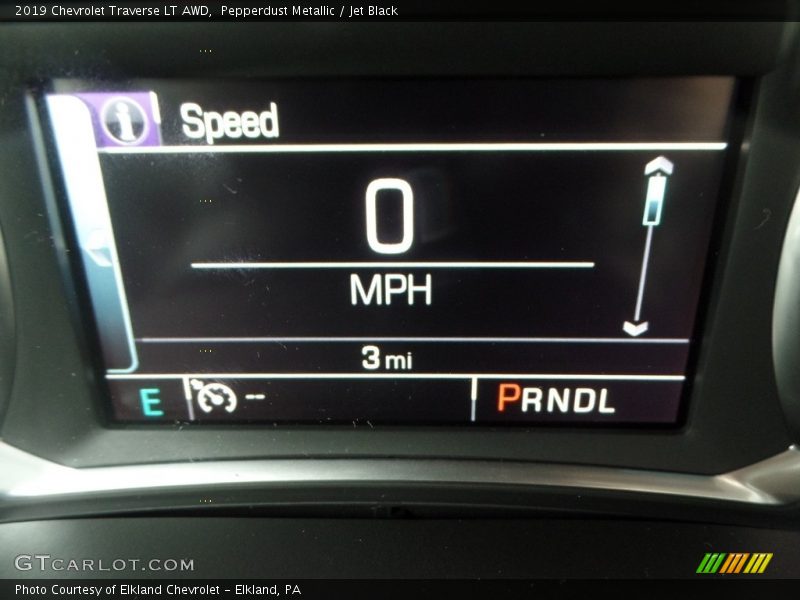 Pepperdust Metallic / Jet Black 2019 Chevrolet Traverse LT AWD
