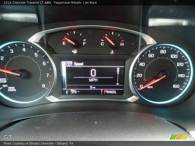 Pepperdust Metallic / Jet Black 2019 Chevrolet Traverse LT AWD