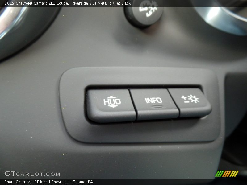 Controls of 2019 Camaro ZL1 Coupe