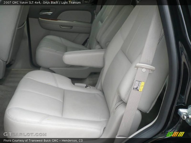 Onyx Black / Light Titanium 2007 GMC Yukon SLT 4x4