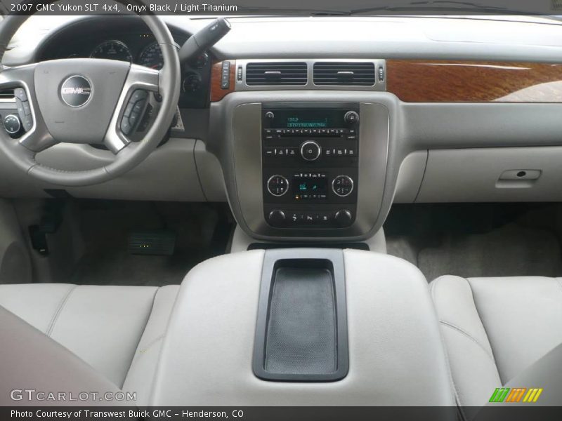 Onyx Black / Light Titanium 2007 GMC Yukon SLT 4x4