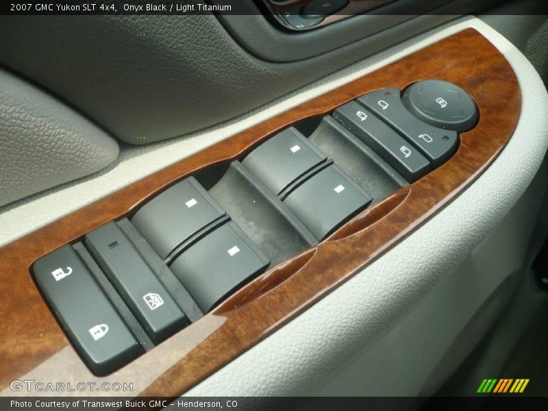 Onyx Black / Light Titanium 2007 GMC Yukon SLT 4x4