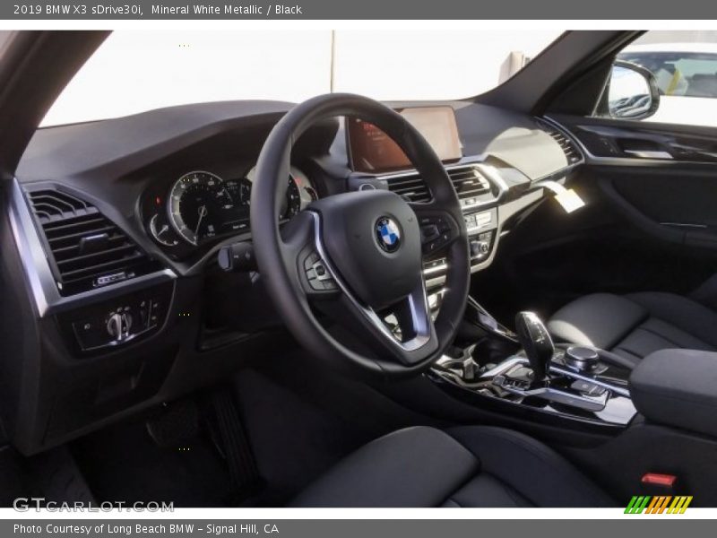 Mineral White Metallic / Black 2019 BMW X3 sDrive30i