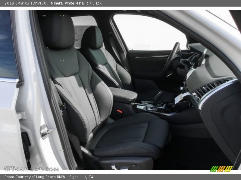 Mineral White Metallic / Black 2019 BMW X3 sDrive30i