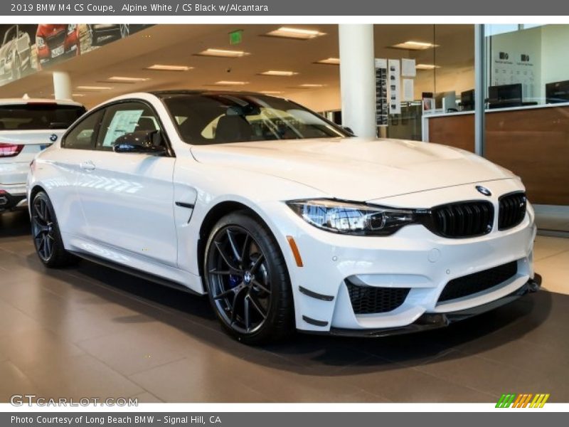 Front 3/4 View of 2019 M4 CS Coupe