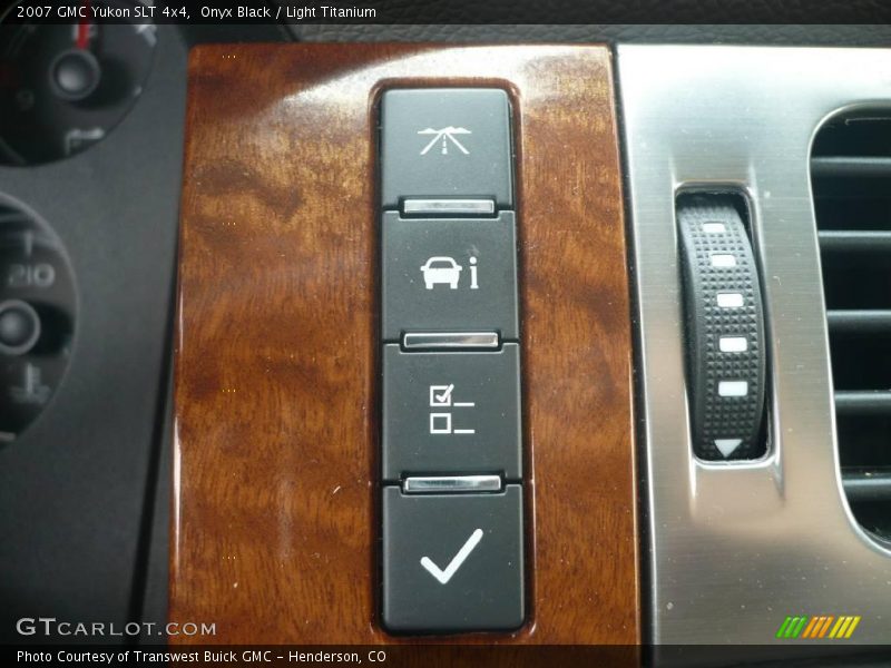 Onyx Black / Light Titanium 2007 GMC Yukon SLT 4x4
