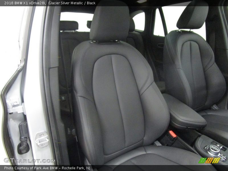 Glacier Silver Metallic / Black 2018 BMW X1 xDrive28i