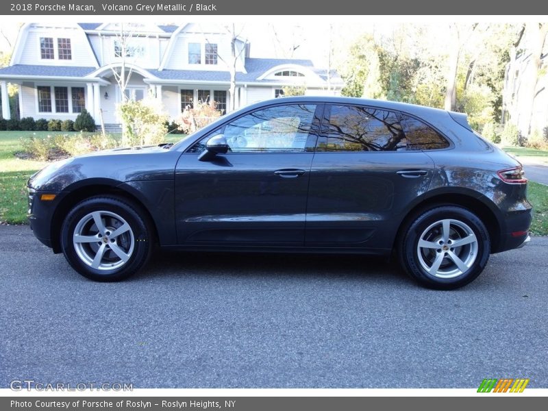 Volcano Grey Metallic / Black 2018 Porsche Macan
