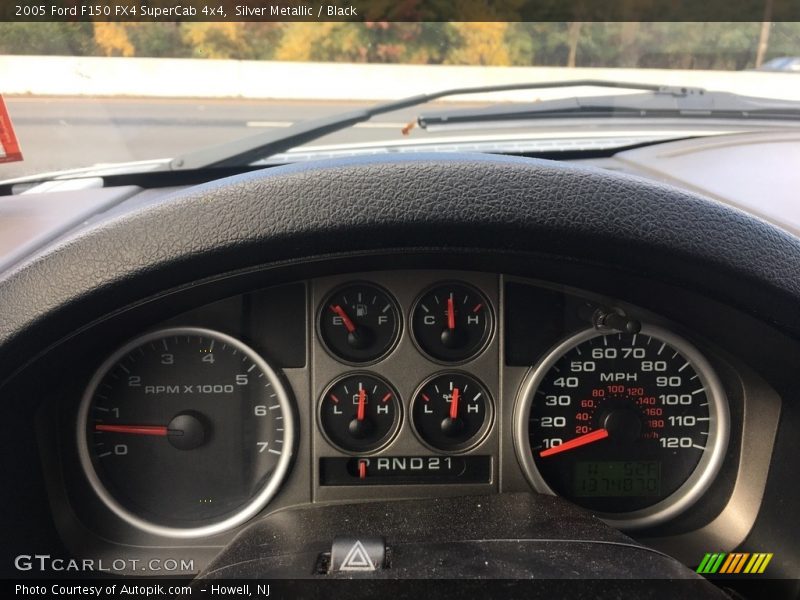 Silver Metallic / Black 2005 Ford F150 FX4 SuperCab 4x4