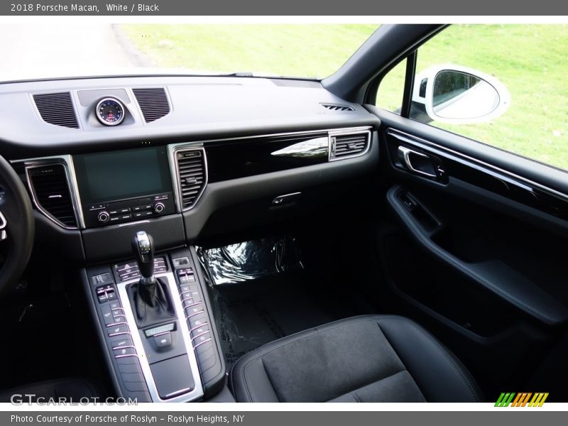 White / Black 2018 Porsche Macan