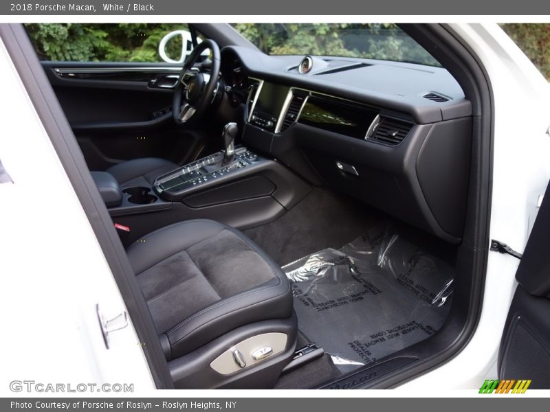 White / Black 2018 Porsche Macan
