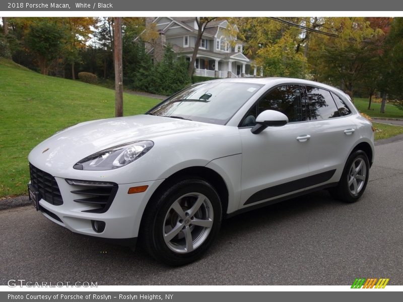 White / Black 2018 Porsche Macan