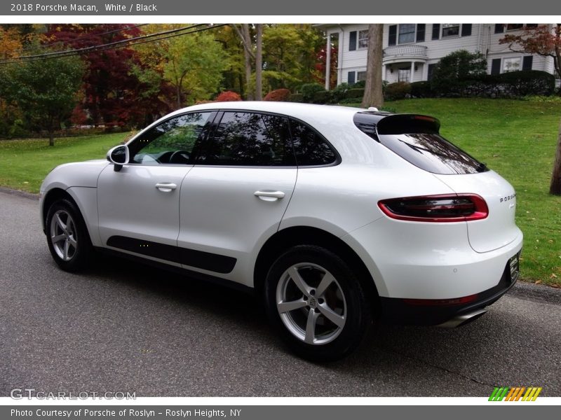 White / Black 2018 Porsche Macan