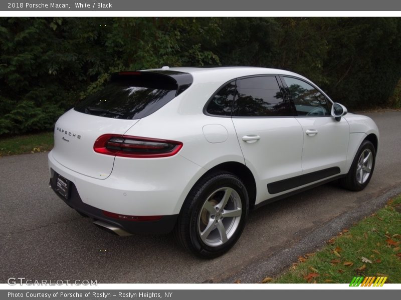 White / Black 2018 Porsche Macan