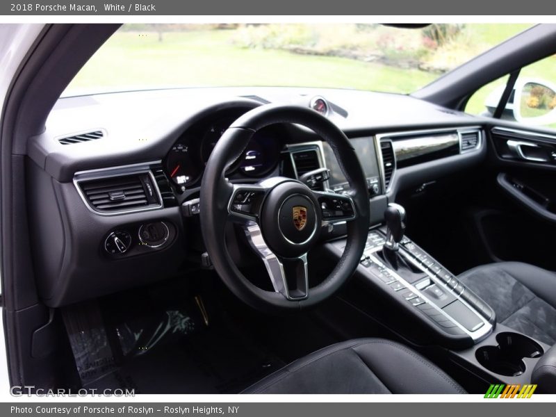 White / Black 2018 Porsche Macan
