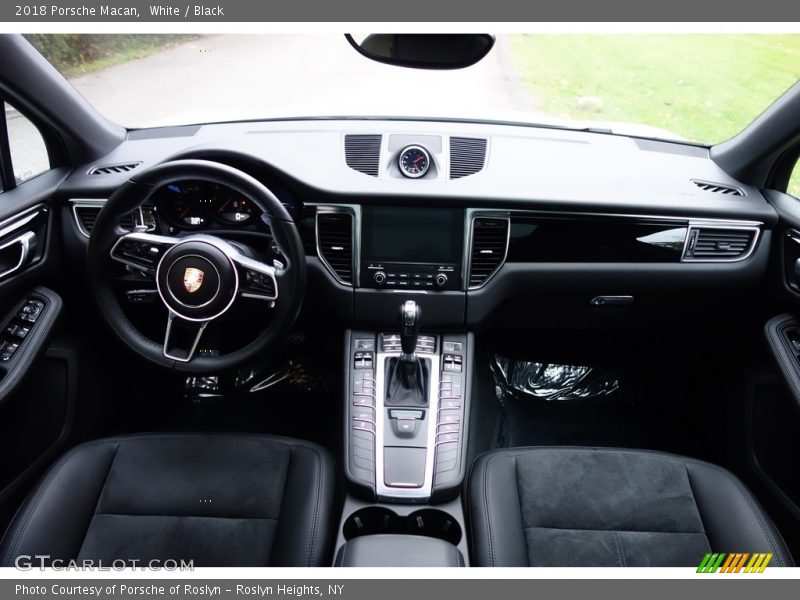 White / Black 2018 Porsche Macan