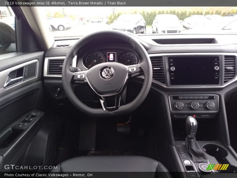 Controls of 2019 Atlas SE 4Motion