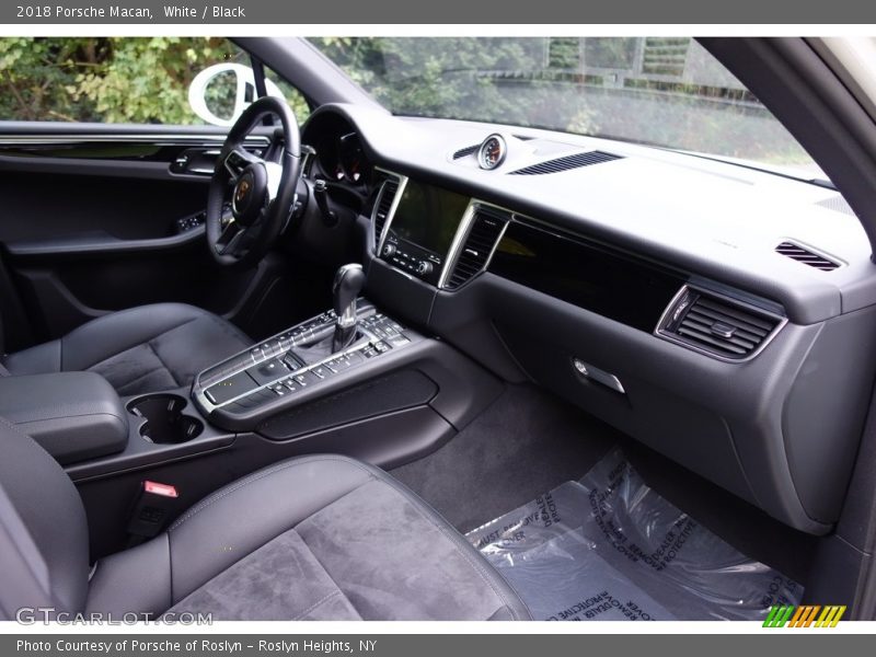 White / Black 2018 Porsche Macan