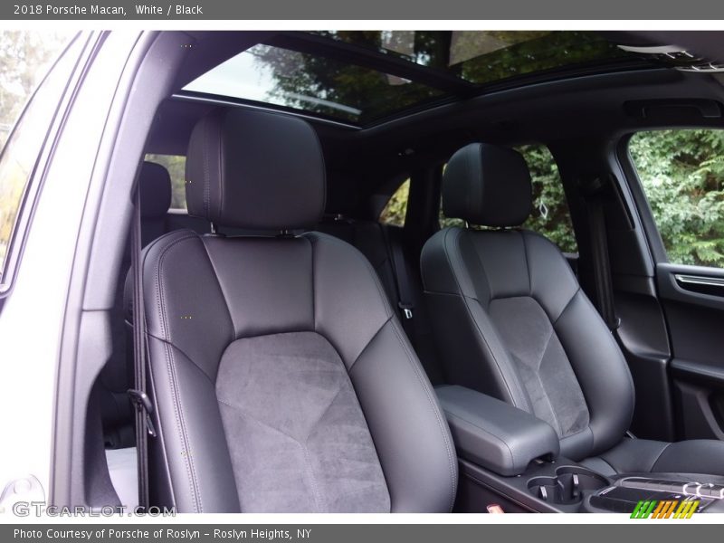 White / Black 2018 Porsche Macan