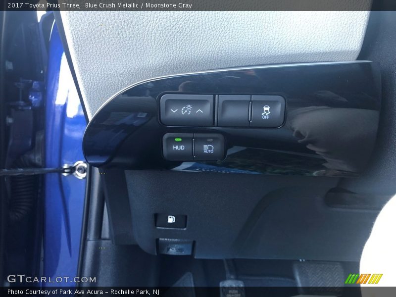 Blue Crush Metallic / Moonstone Gray 2017 Toyota Prius Three