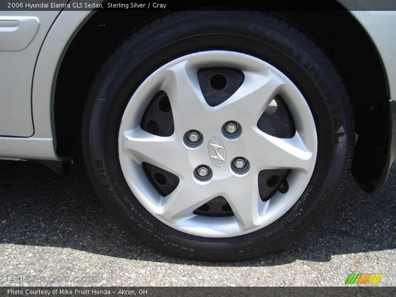 Sterling Silver / Gray 2006 Hyundai Elantra GLS Sedan
