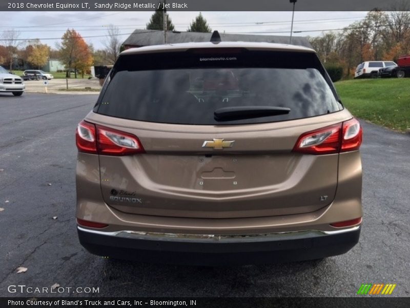 Sandy Ridge Metallic / Jet Black 2018 Chevrolet Equinox LT