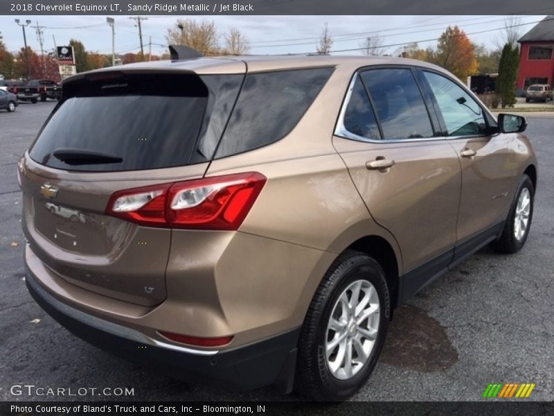 Sandy Ridge Metallic / Jet Black 2018 Chevrolet Equinox LT