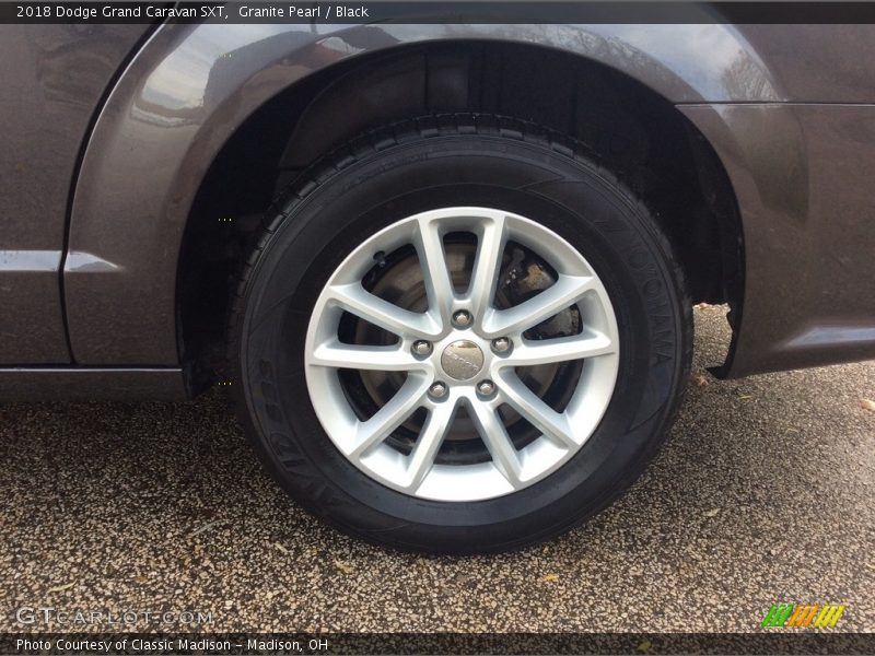 Granite Pearl / Black 2018 Dodge Grand Caravan SXT