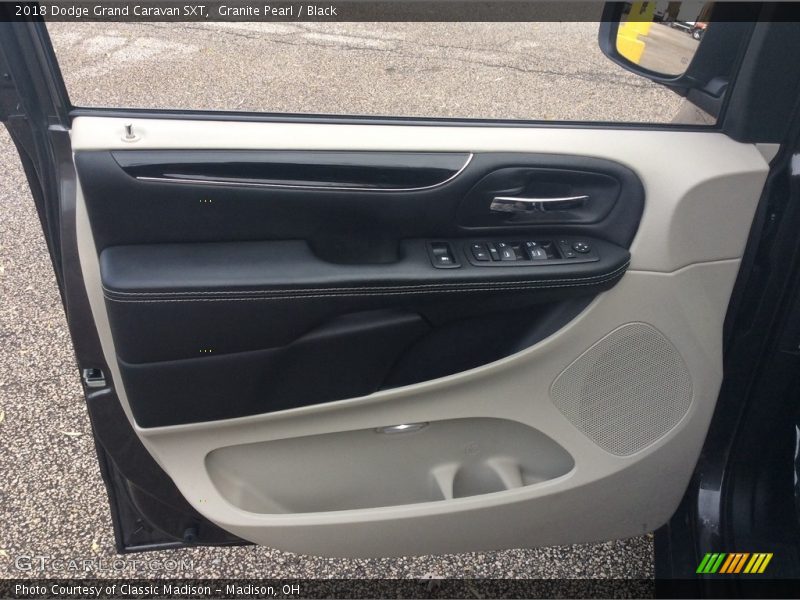 Granite Pearl / Black 2018 Dodge Grand Caravan SXT