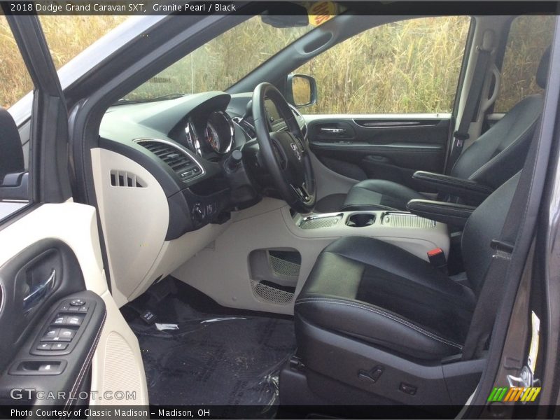 Granite Pearl / Black 2018 Dodge Grand Caravan SXT