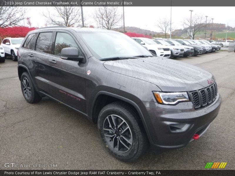 Front 3/4 View of 2019 Grand Cherokee Trailhawk 4x4