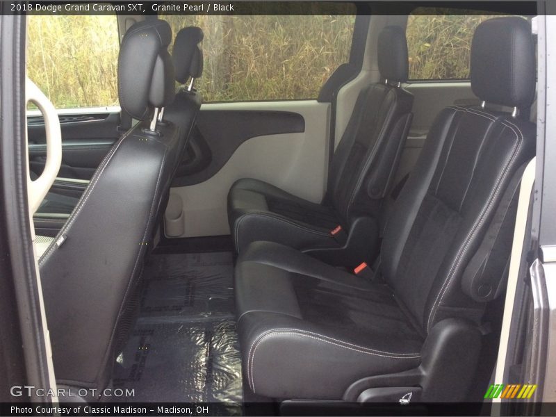 Granite Pearl / Black 2018 Dodge Grand Caravan SXT